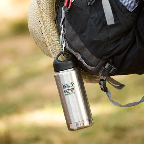 steel-s-biner-3-p2 carabiner_steel_bottle_backpack_lifestyle_dd4fef2d-f5d2-4f32-ac05-c706bd6b518e.jpg