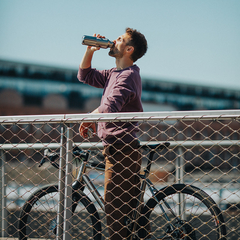 20oz-rise-reflect-with-bamboo-cap-d7 16oz_rise_reflect_man_bike_square.jpg