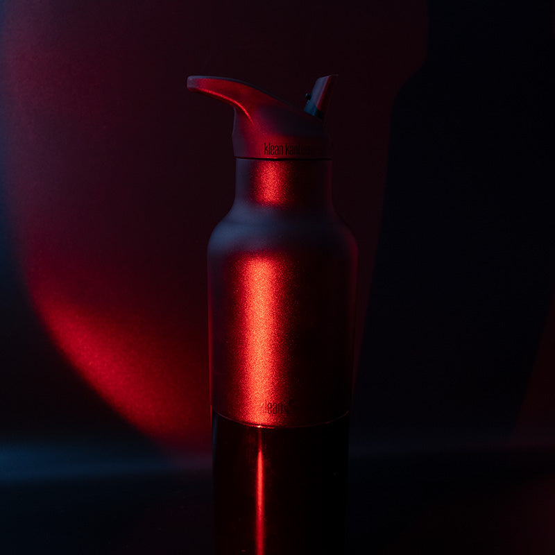 20oz-rise-classic-may-the-4th-d0 20oz_rise_classic_may_the_fourth_starwars_black_bottle_redglow_square.jpg