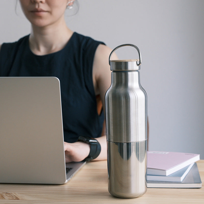 20oz-rise-reflect-with-bamboo-cap-d7 20oz_rise_reflect_desk_laptop_square.jpg
