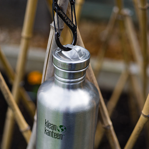 classic-steel-loop-cap-w1 40oz_bottle_steel_loop_cap_lifestyle.jpg