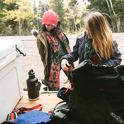 64oz-classic-with-loop-cap-c4 64oz_insulated_classic_backpackers_tailgate_square.jpg