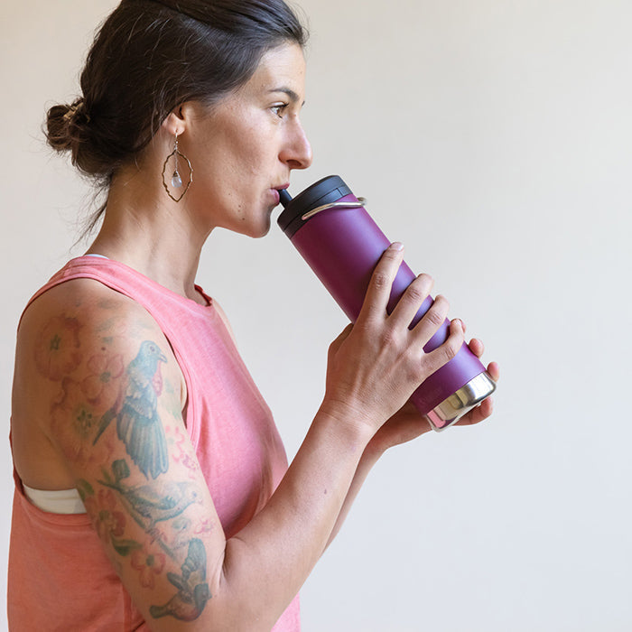 tkwide-twist-cap-with-straw-kit-z1 K20TKWPT-PP-T-TWIST-straw_cap_drinking_yoga_lifestyle_64bb08ca-98d0-4e89-83fd-b166cda65ccd.jpg