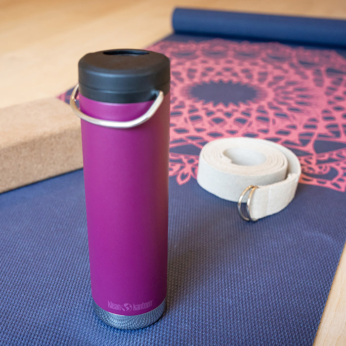 tkwide-twist-cap-with-straw-kit-z1 K20TKWPT-PP-T-TWIST-yoga_bottle_closed_lifestyle_a5ac6535-9c60-42bb-86fe-b94b5cef2b68.jpg