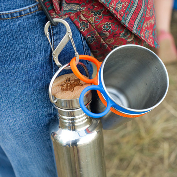 steel-s-biner-3-p2 carabiner_steel_clip_bottle_lifestyle_f9a2dad1-cd06-4894-b3ff-13476b2b5a87.jpg