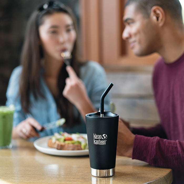 straw-2-pack-black-sale-l2 coffee-tumbler-metal_straw_lifestyle.jpg