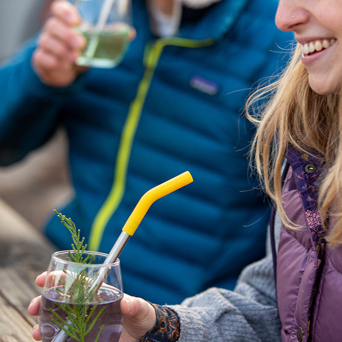 straw-4-pack-e4 recycled_steel_straw_drink_smile_lifestyle.jpg