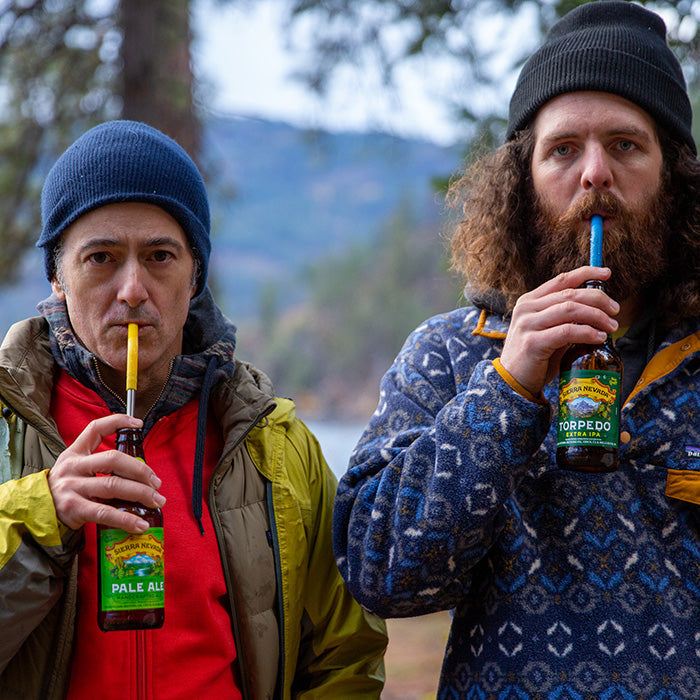 straw-4-pack-e4 recycled_steel_straws_beers_dudes_lifestyle.jpg