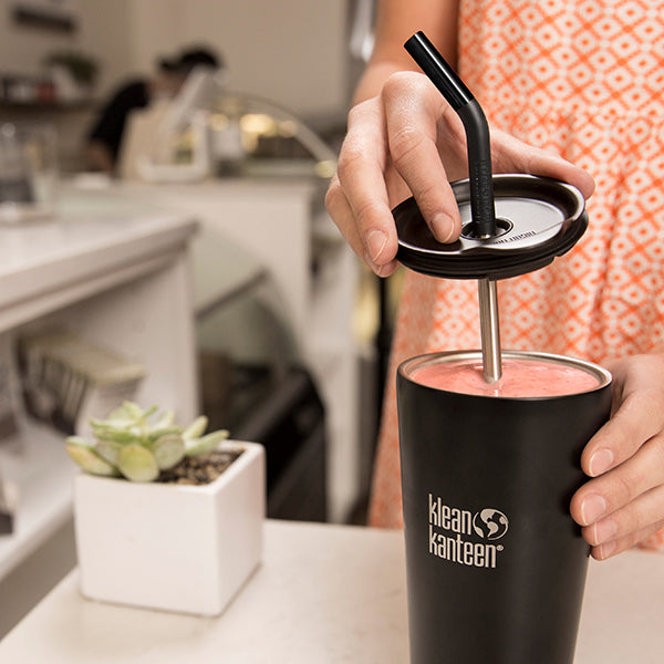 tumbler-straw-lid-with-straw-r9 steel_straw_smoothie-At-Counter-With-Lid_lifestyle_a071dbd2-9fd8-4eea-b04c-2a3732ff8612.jpg