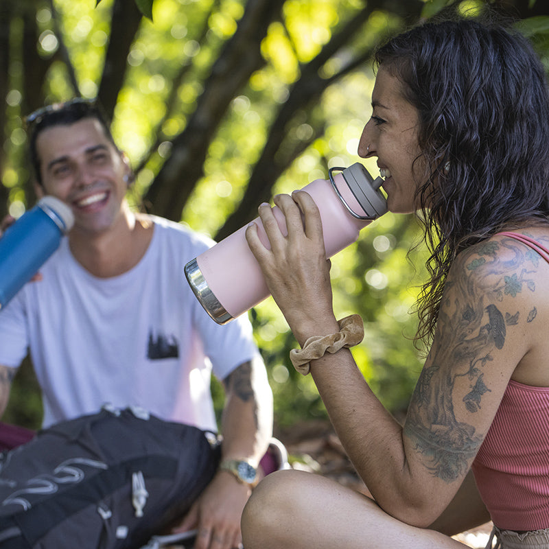 32oz-tkwide-with-twist-cap-z3 tkwide_32oz_insulated_bottle_twist_costarica_couple_drink_square.jpg